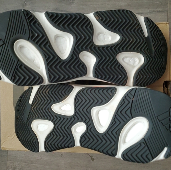 Yezzy - Picture 6 of 6